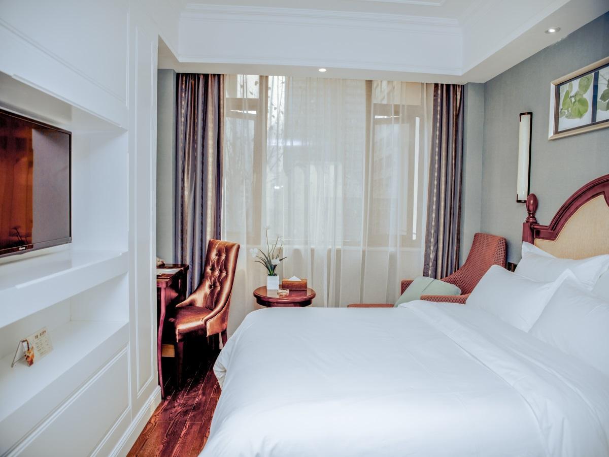 Chengdu Theme Hotel Exterior photo